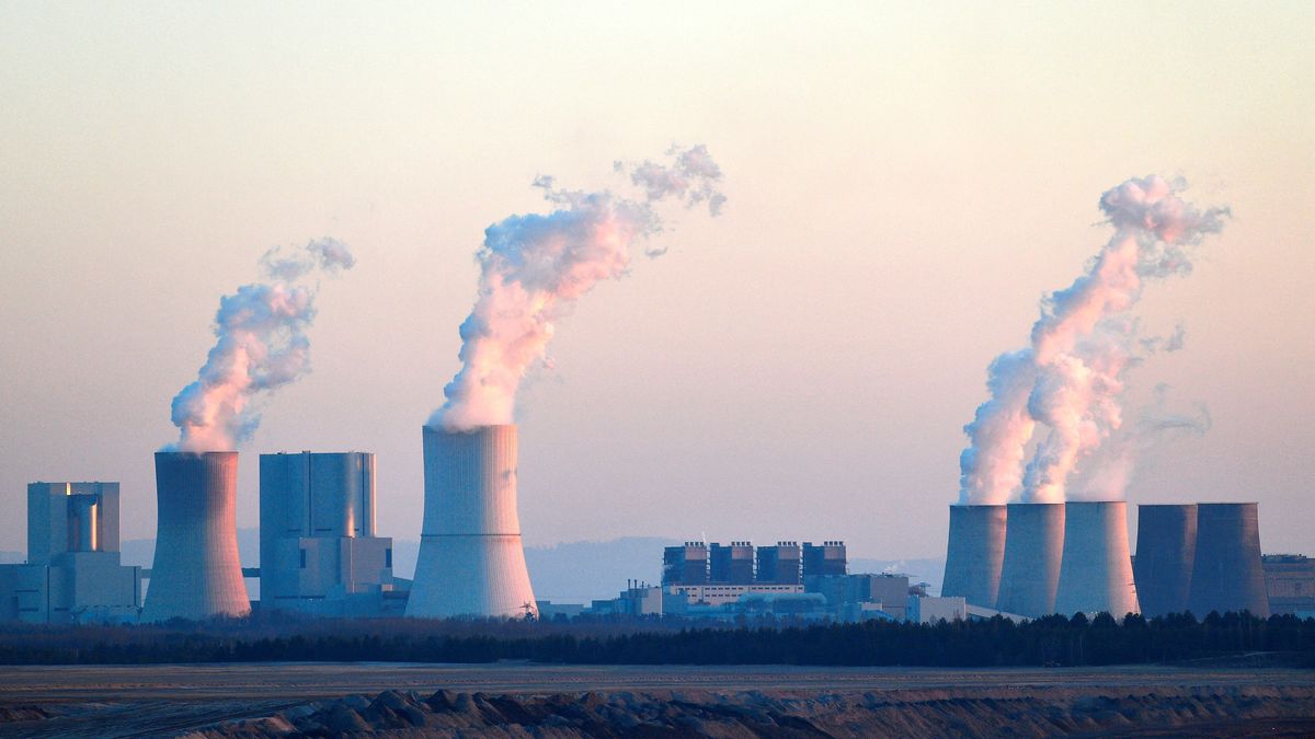 RWE v Německu urychlí odklon od uhlí, nyní ale prodlouží chod uhelných elektráren